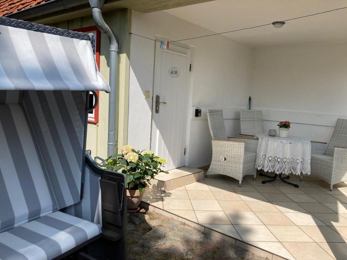 Kleines Haus Am Hafen - Ruhig Und Gruen Am Ortsrand Villa Prerow Exterior foto