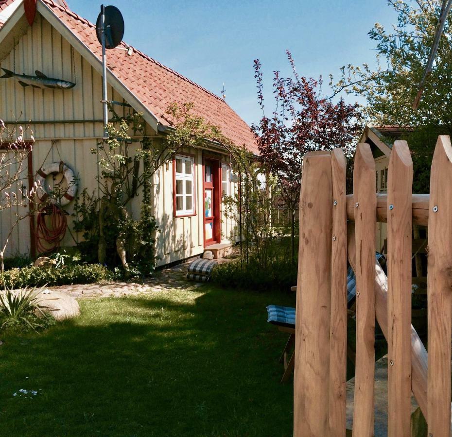 Kleines Haus Am Hafen - Ruhig Und Gruen Am Ortsrand Villa Prerow Exterior foto